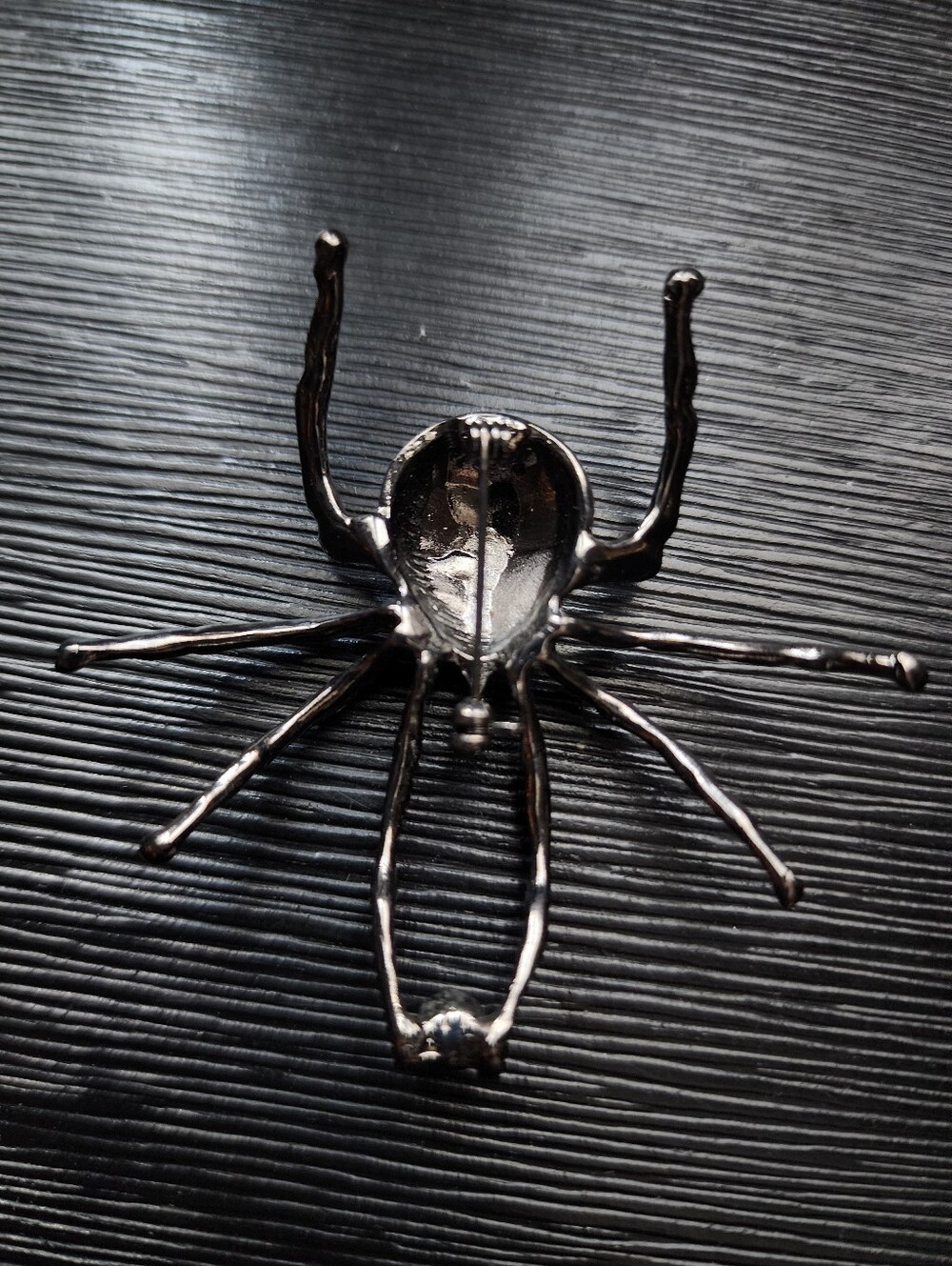 Large Gunmetal & Rhinestone Spider Brooch - Picture 5 of 6